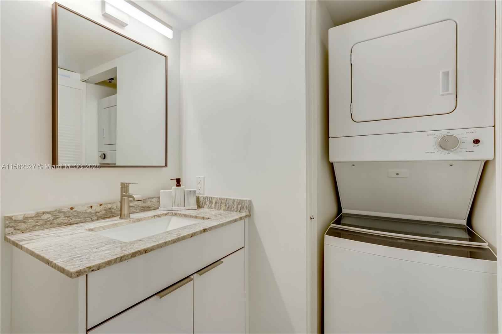 1200 Brickell Bay Dr Unit 2424