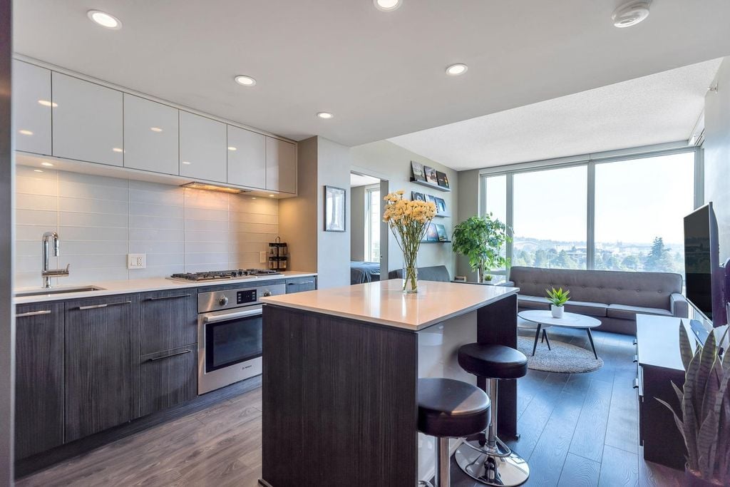 680 Seylynn Cres, #704