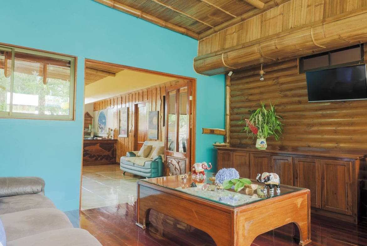 Mountain View Home for Sale in San Isidro | Casa Atlantis Near Reserva Biológica Quebradas