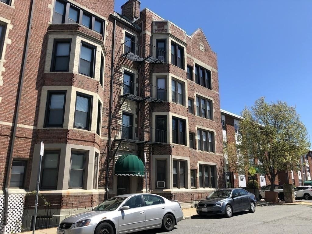 4 Commonwealth Ct, #18