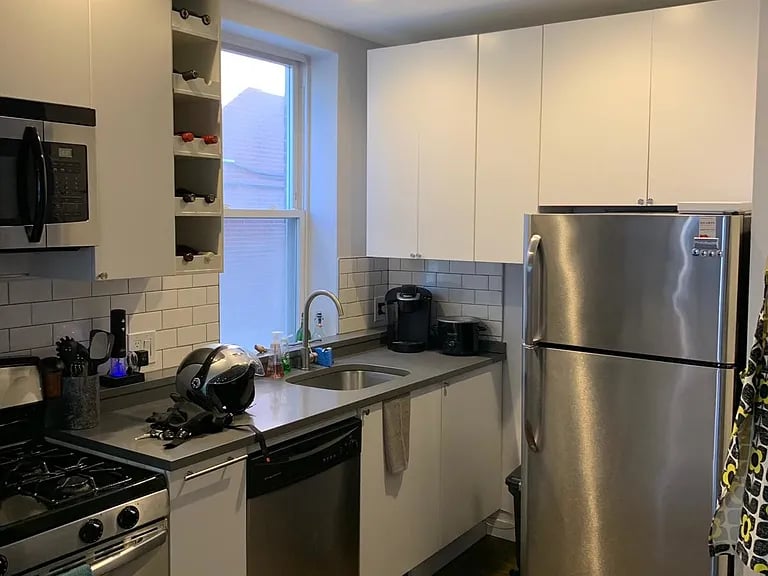 142 Prince St #1