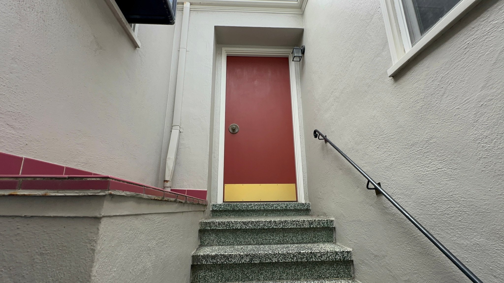2483 37th Avenue · Photo 4
