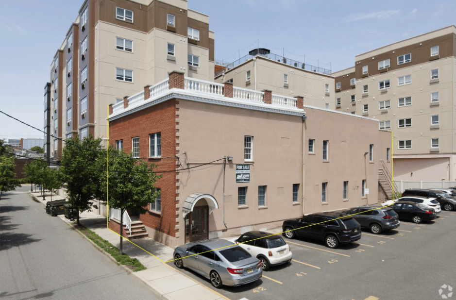 36 Bergen St - Office