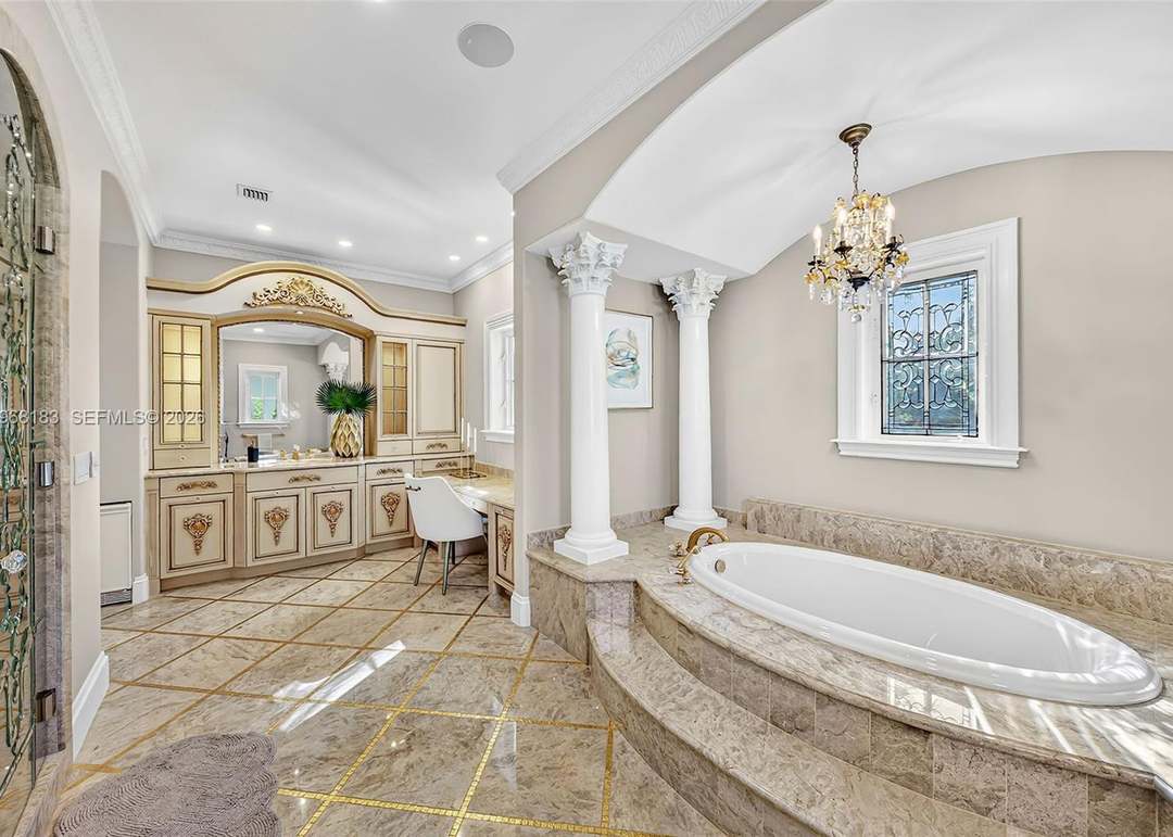 628 Coral Way