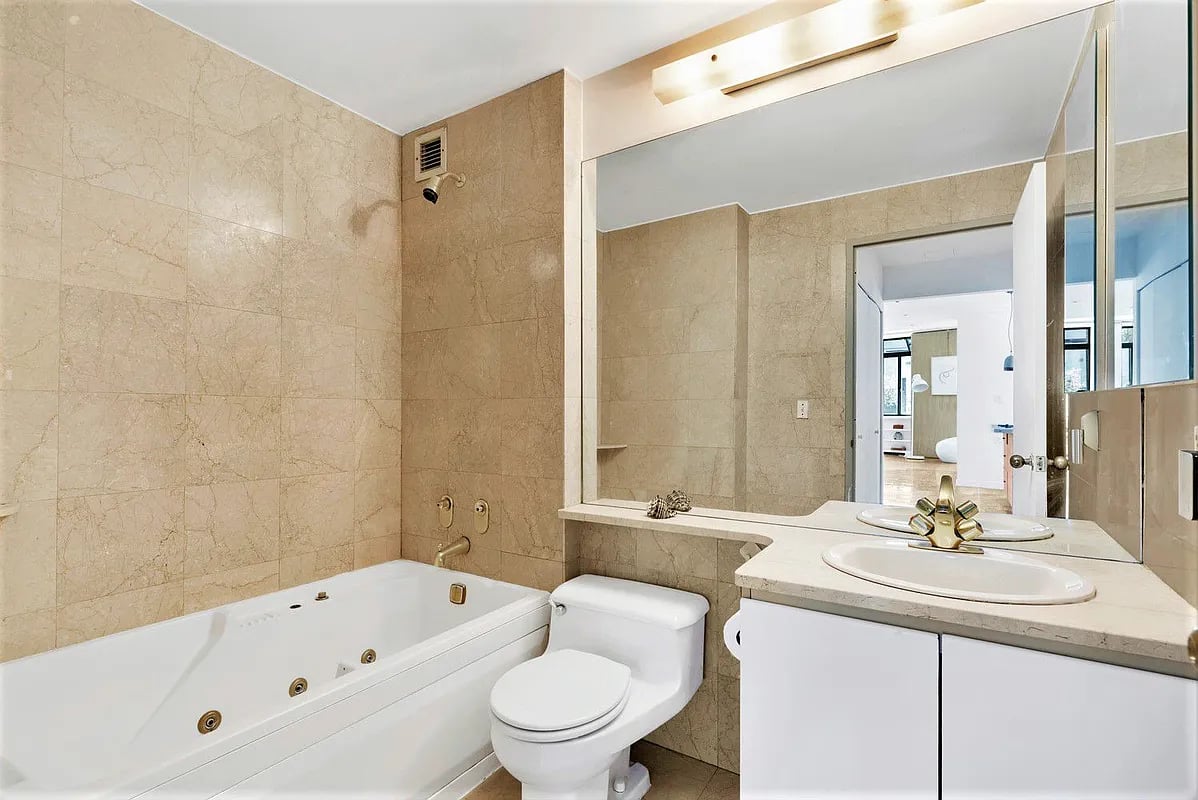 311 Greenwich St, #PHAE
