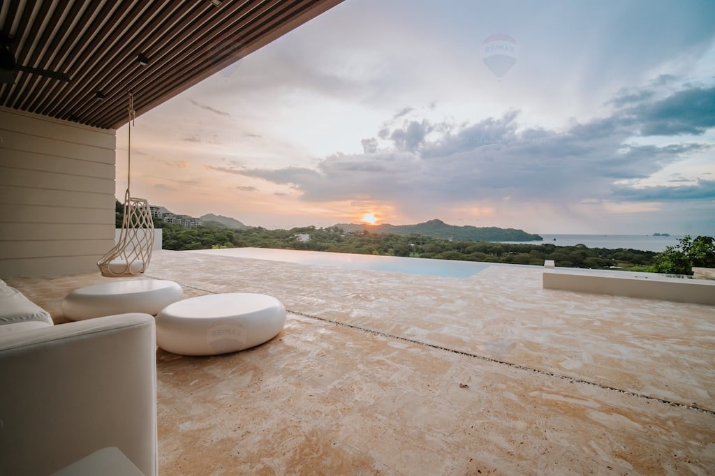 Cortez Amarillo 4 | Newly Renovated 5-Bedroom Ocean-View Luxury Home in Reserva Conchal