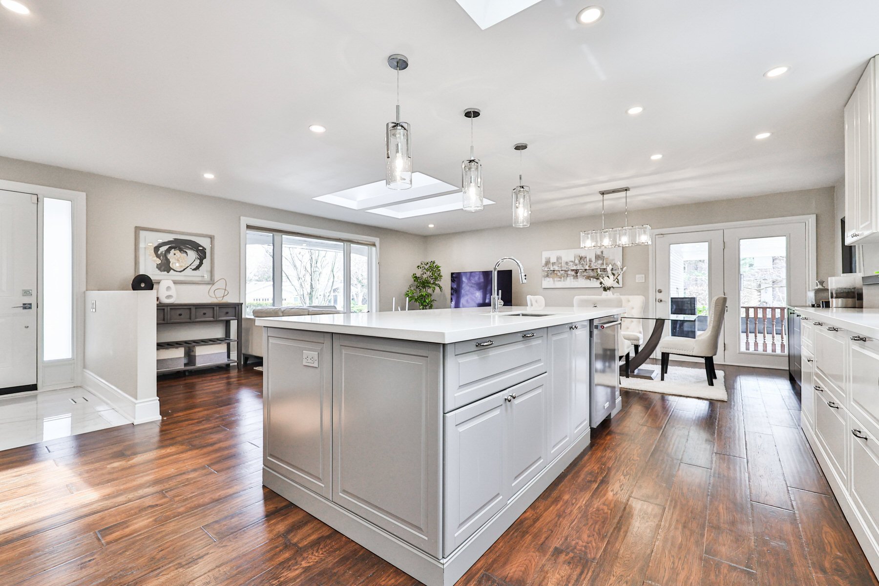 1276 Greenoaks Drive