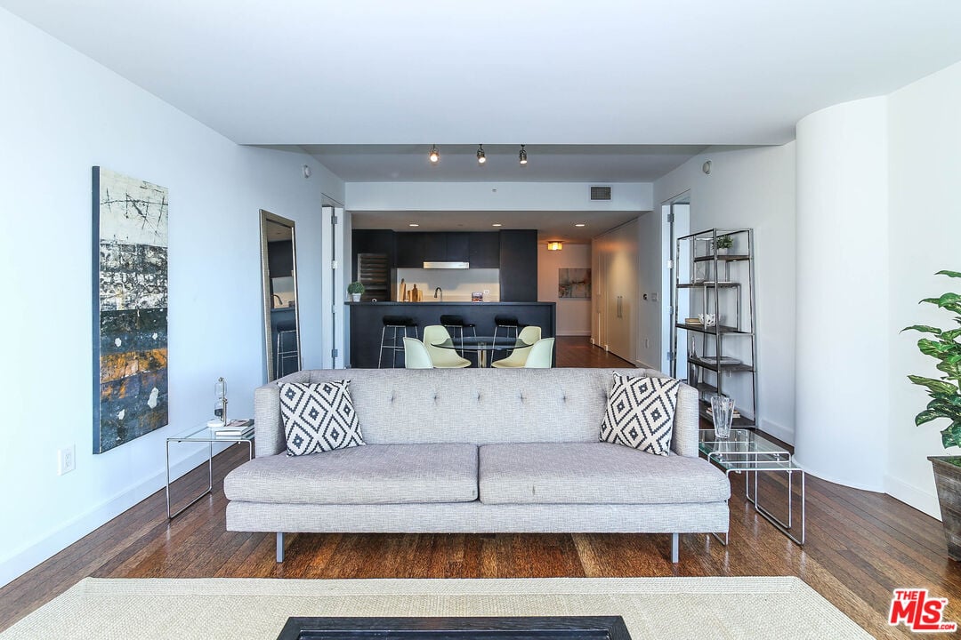6250 Hollywood Blvd, #11N