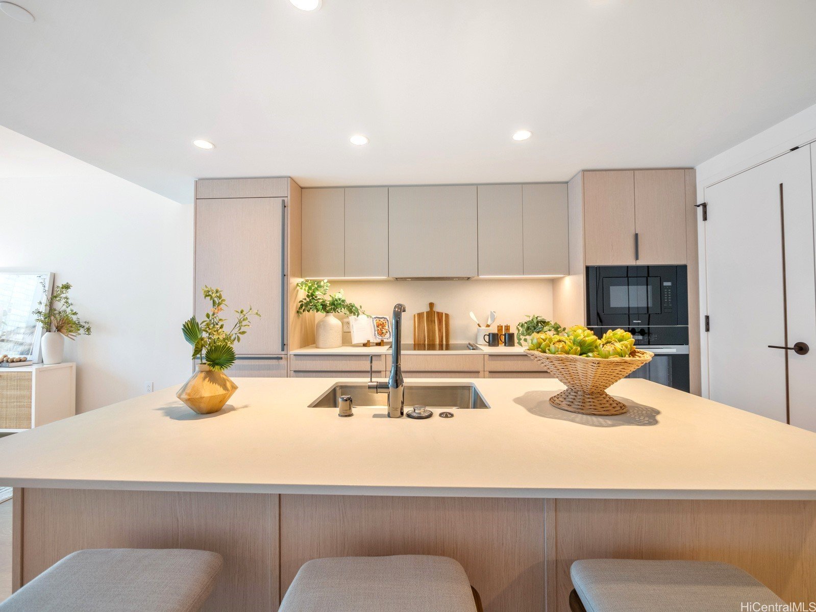 333 Ward Avenue #2106