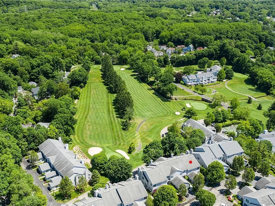 21 Country Club Ln