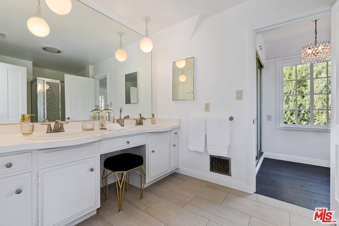 503 N Alta Dr