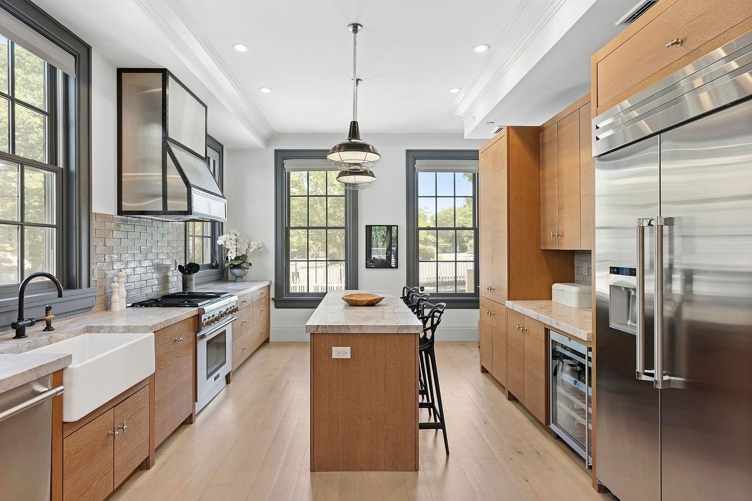 Chic, Unique & Spacious Watchcase Townhouse