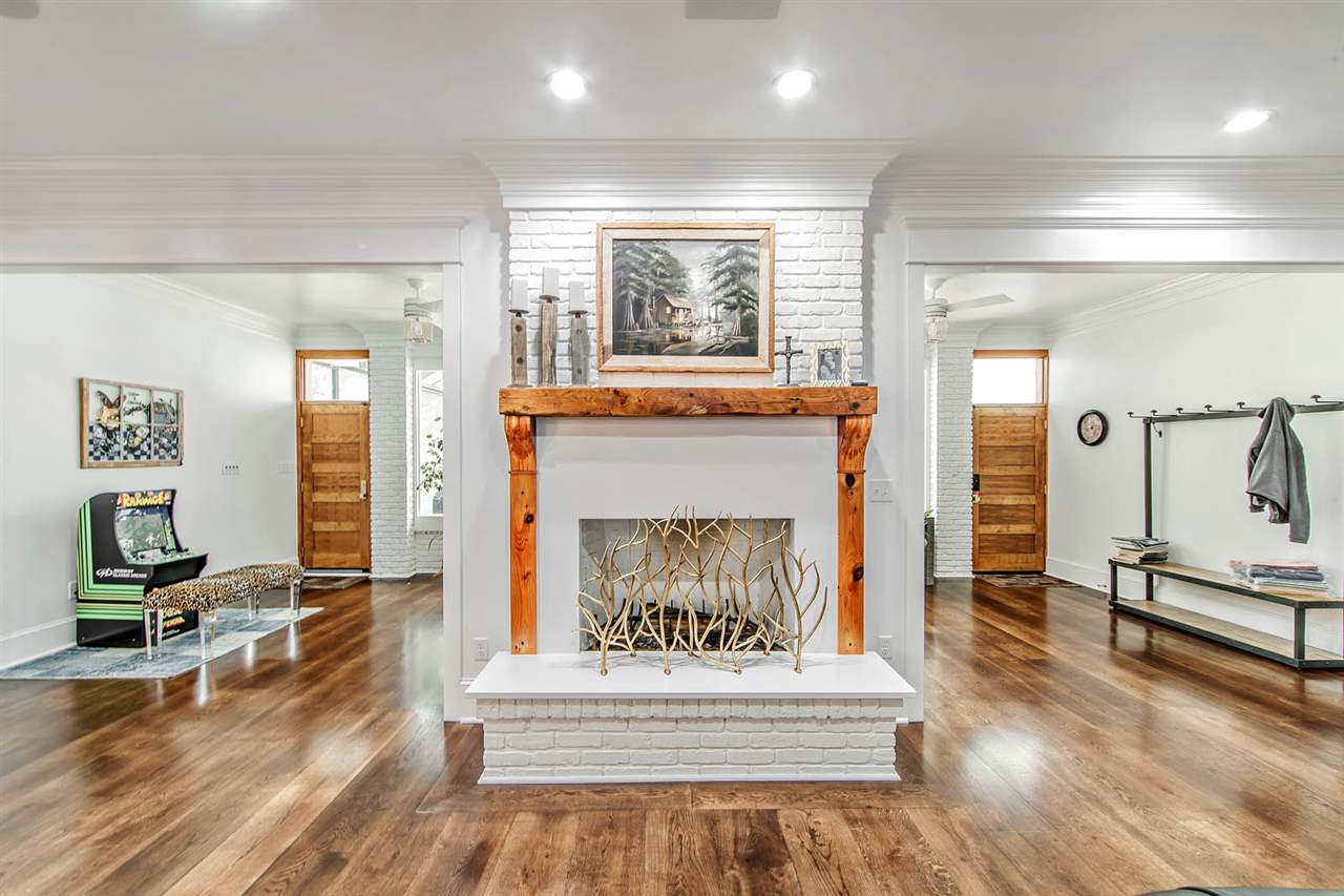401 Oak Alley Drive
