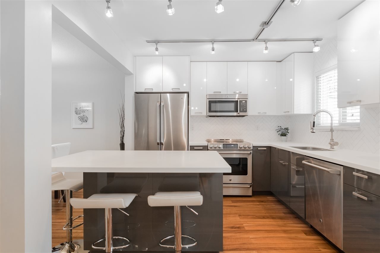 900 W 17th St, #17