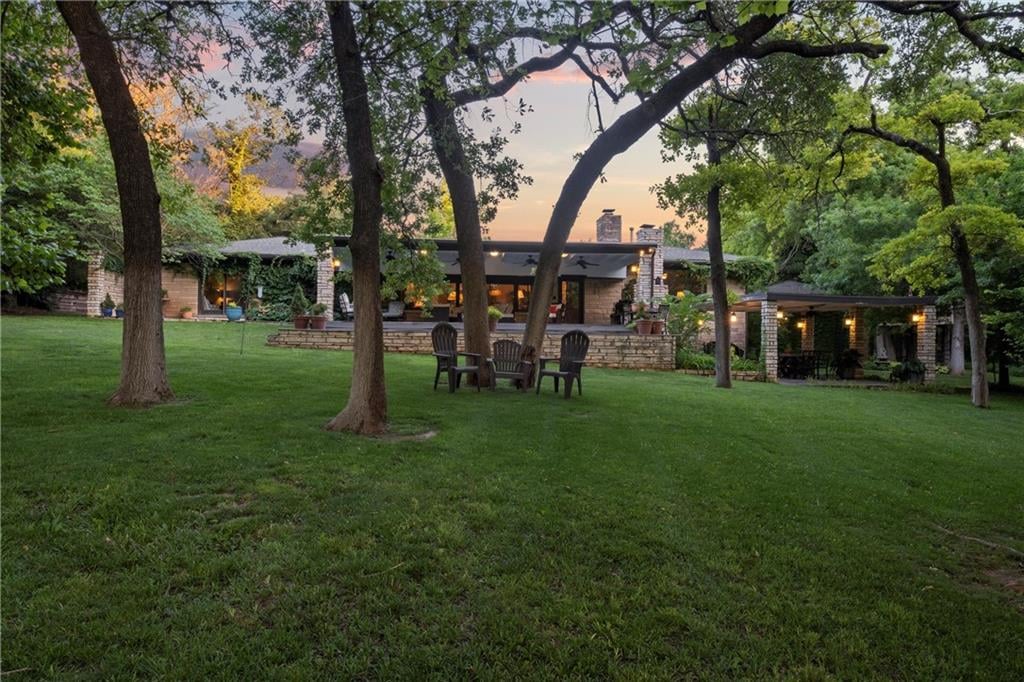 Luxury Lakefront Living at Lake Aluma in Oklahoma City - Wyatt Poindexter - The Agency OKC