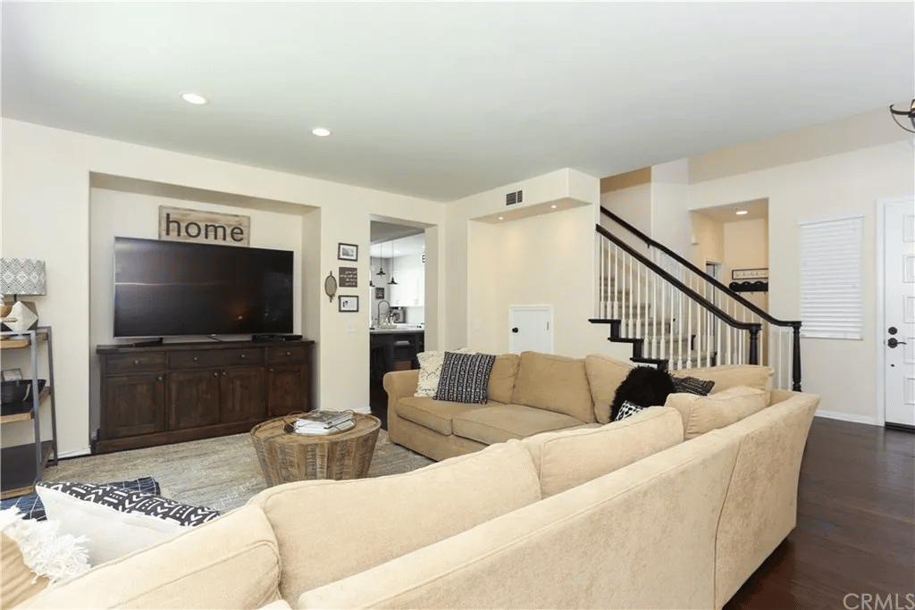 53 Southern Hills Dr