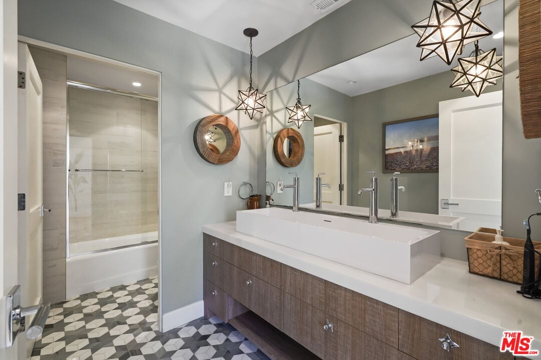 Solis Vista, Serra Rd, 90265