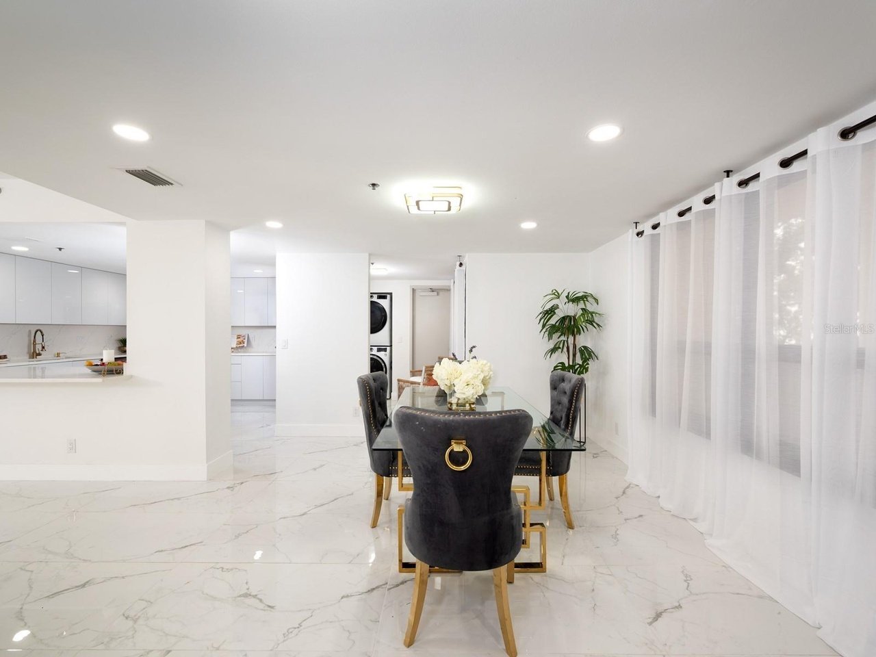 1255 N Gulfstream Ave #402