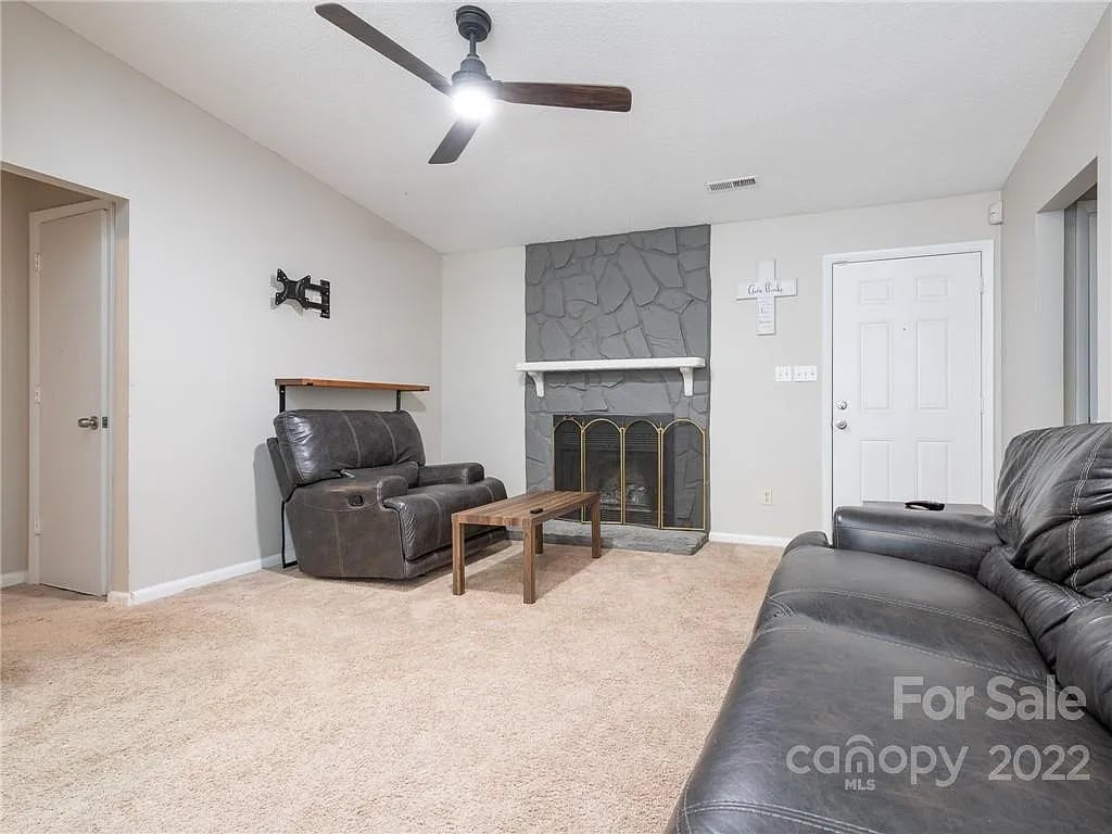 9121 Nathaniel Russell Ln