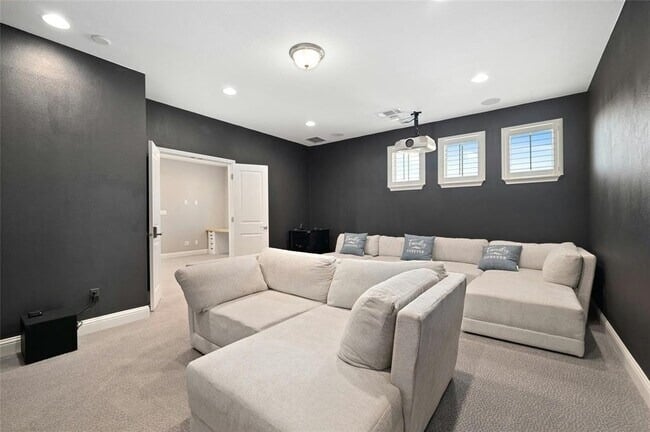 152 Pear Tree Ln