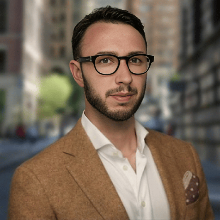 Benjamin Alan Strat New York Real Estate Agent Headshot