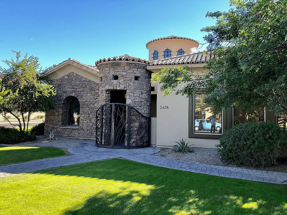 2438 S Peacock Pl