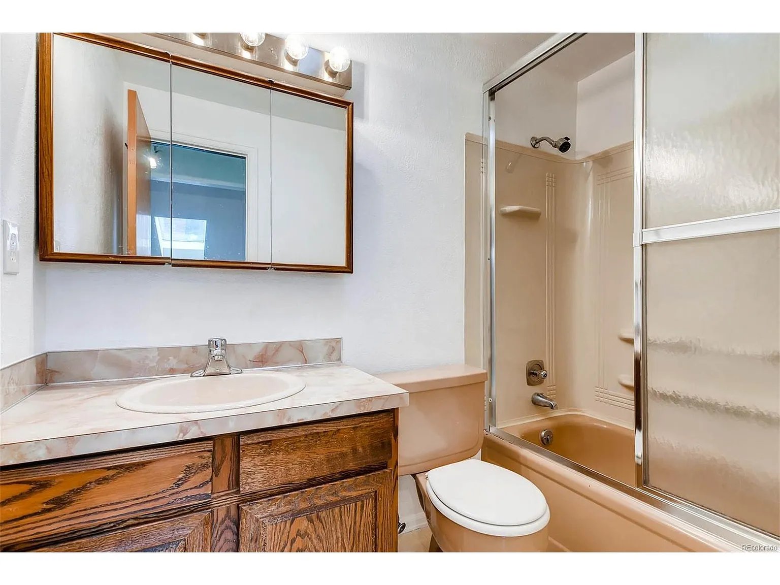 7313 Deframe Ct