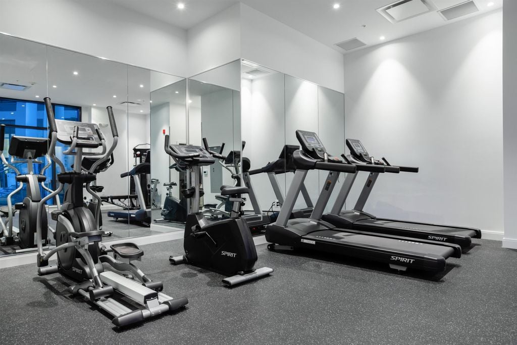 4908 Cambie St, #405