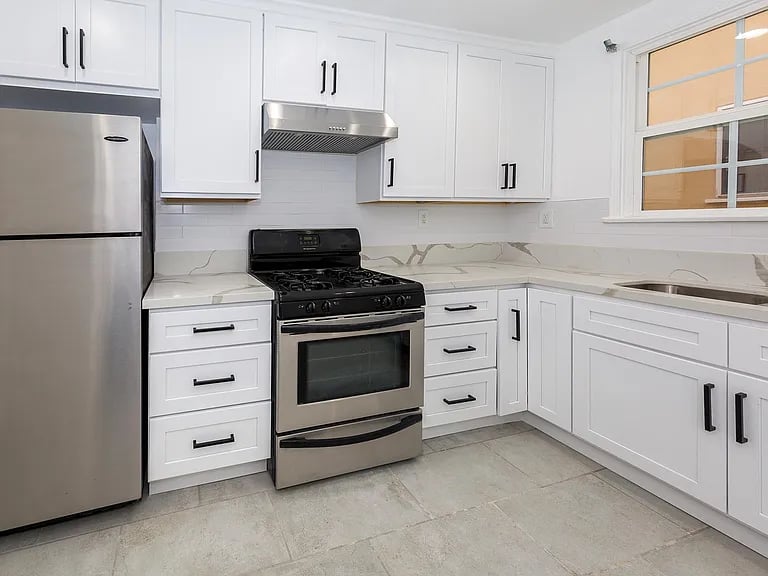 1526 S Beverly Dr