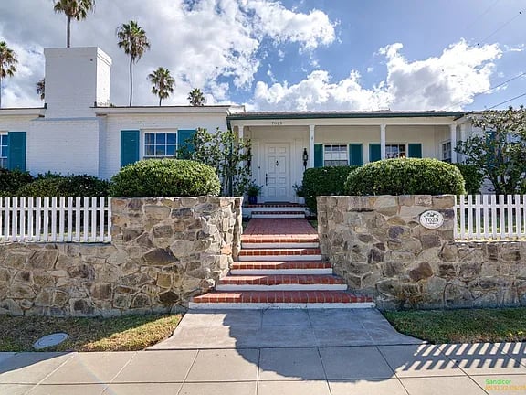 7025 Vista Del Mar Ave