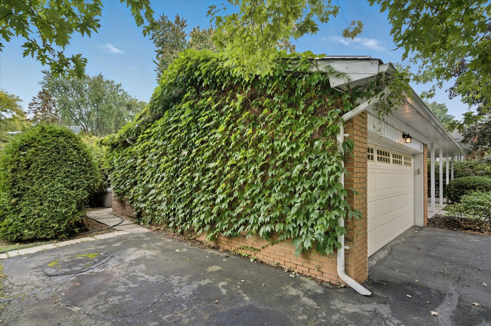 28 Christman Crt 