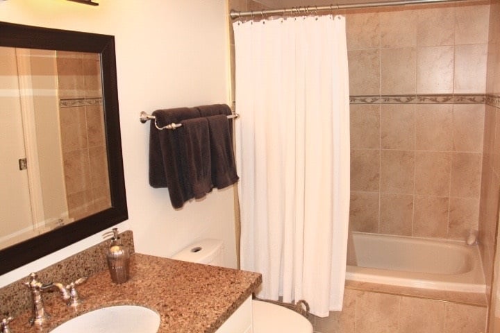 401-2320 W 40th Ave