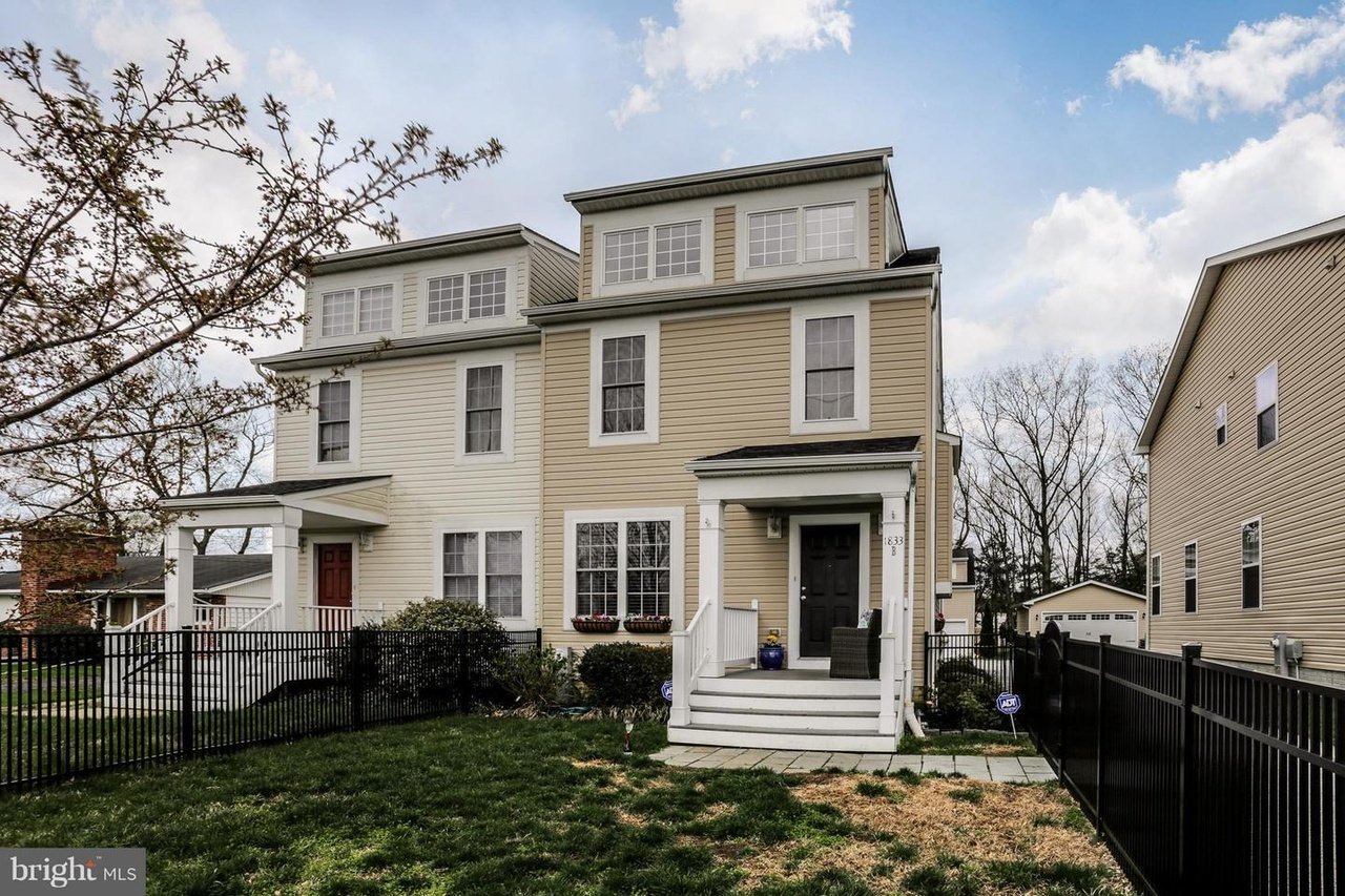 1833-B Drew St