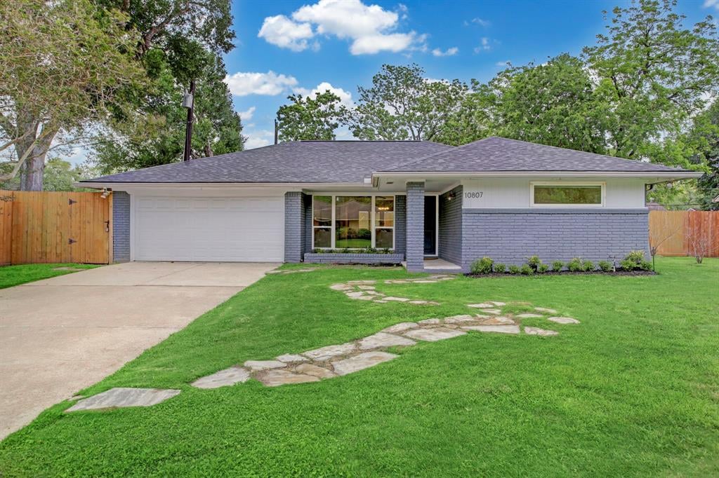 10807 Cedarhurst Dr