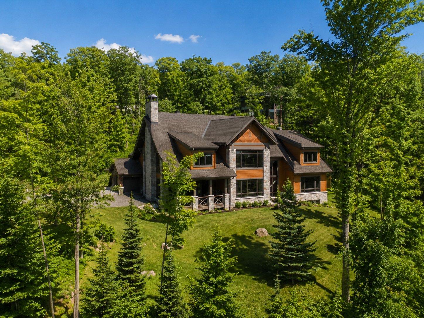 Mont-Saint-Sauveur | Panoramic ski-in/ski-out residence