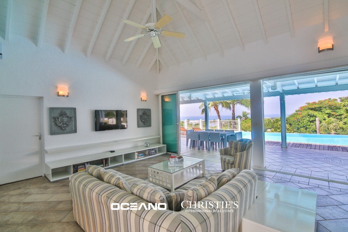 VILLA NO LIMITS AND VILLA CALLISTO