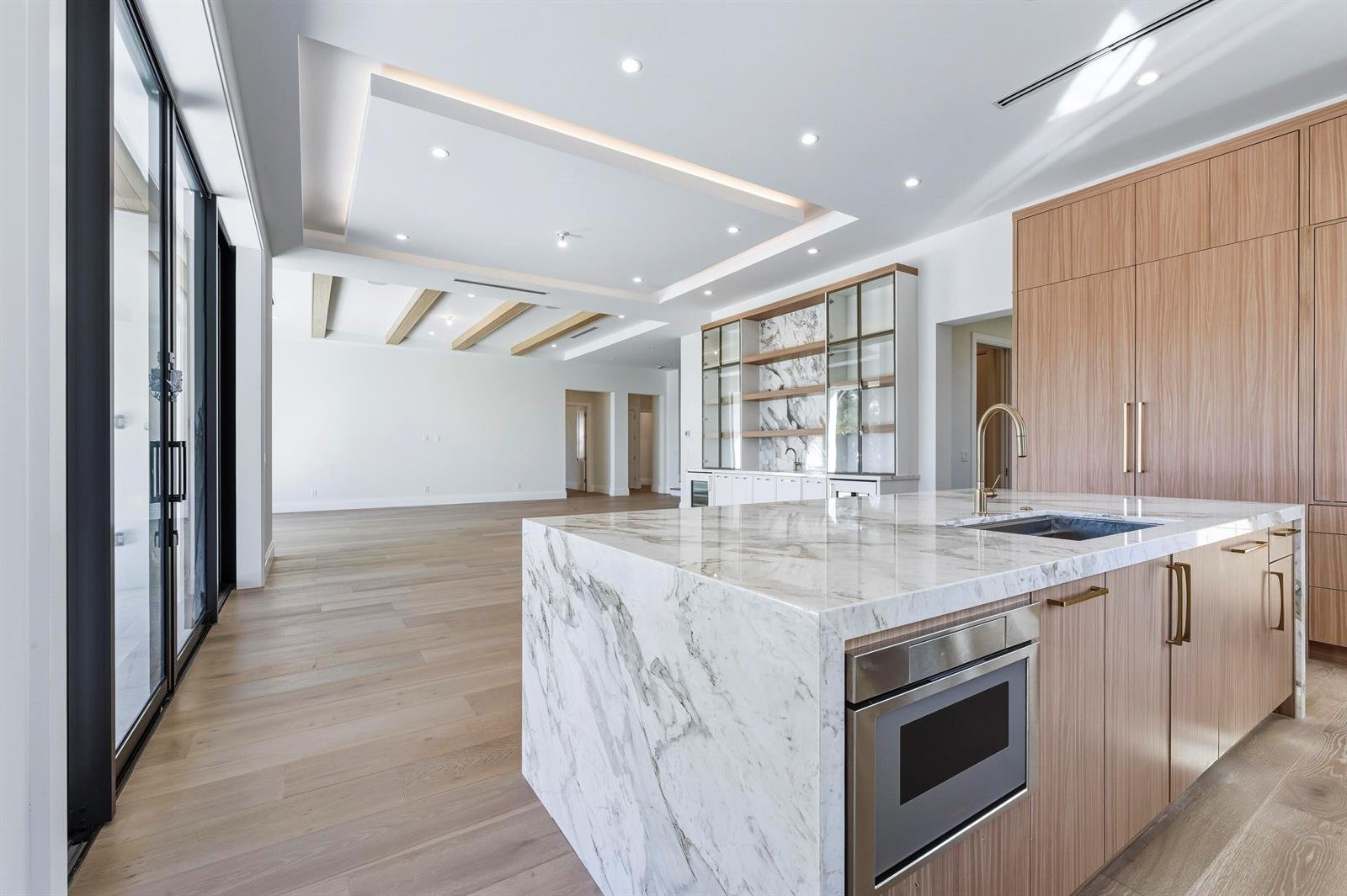 2442 Bay Circle