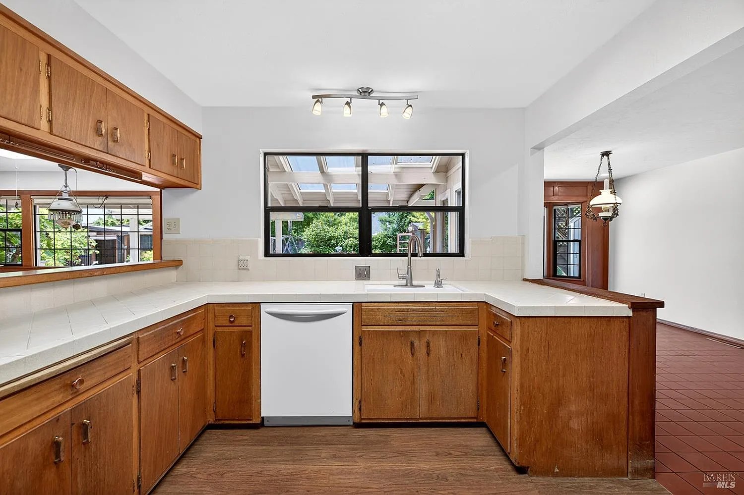 2453 Delevan Way