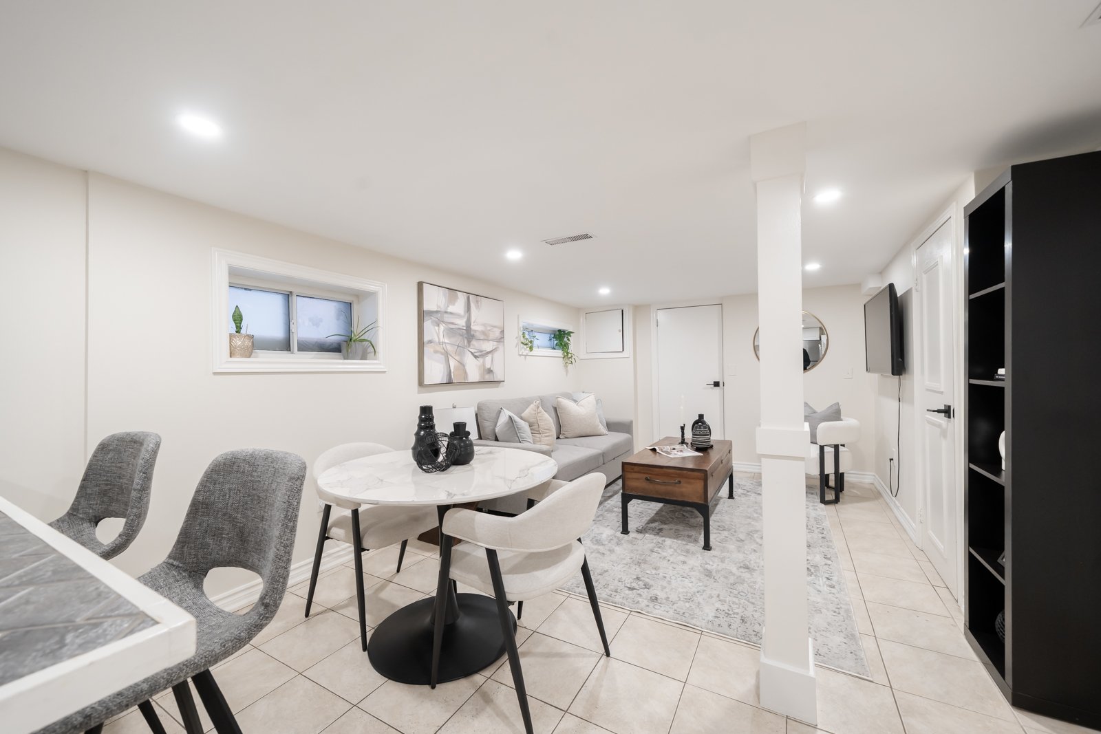 135 Sellers Ave 