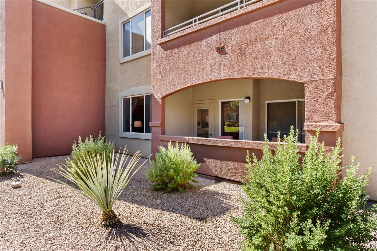 5401 E Van Buren Street 1054