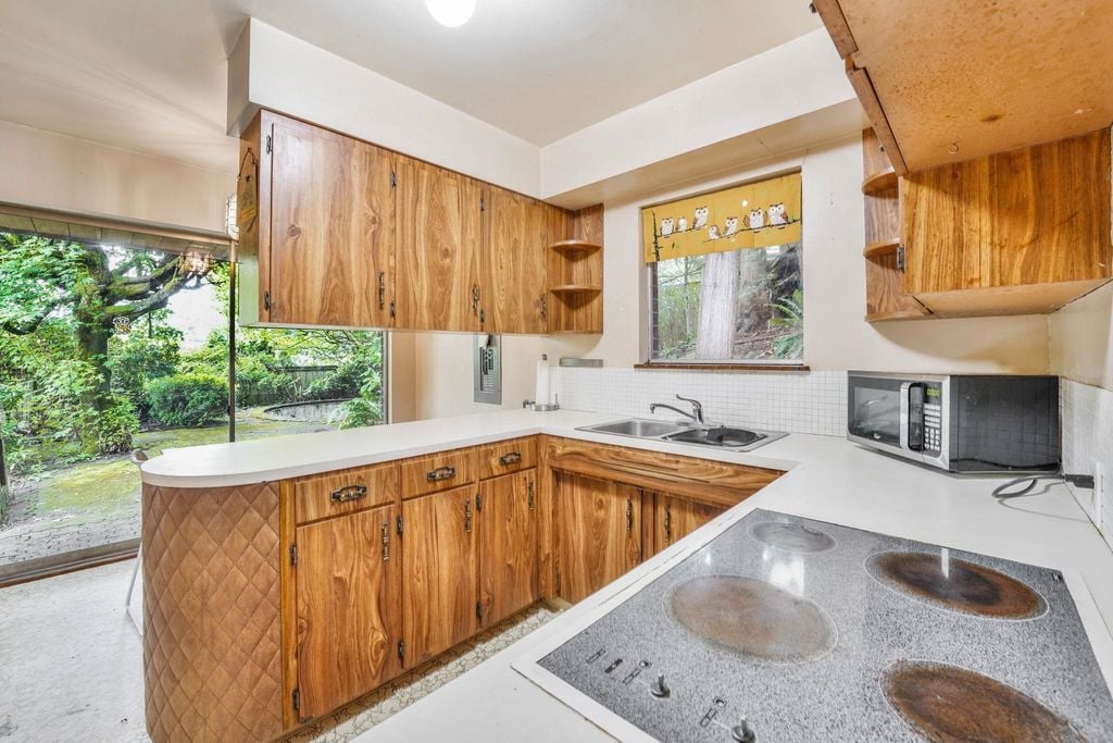 571 Glenross Rd