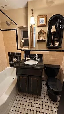 415 West 46th St #1B
