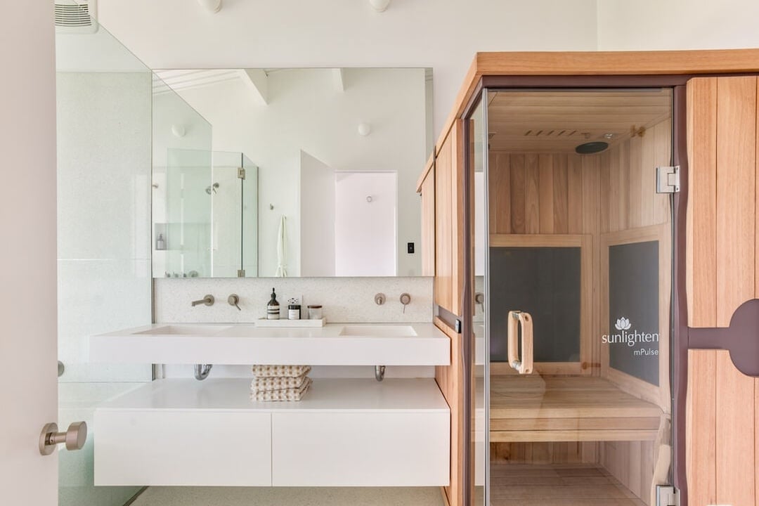 Celestia Manor, Stradella Rd, 90077