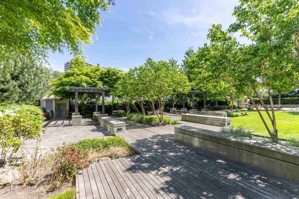 2200 Douglas Rd, #1404