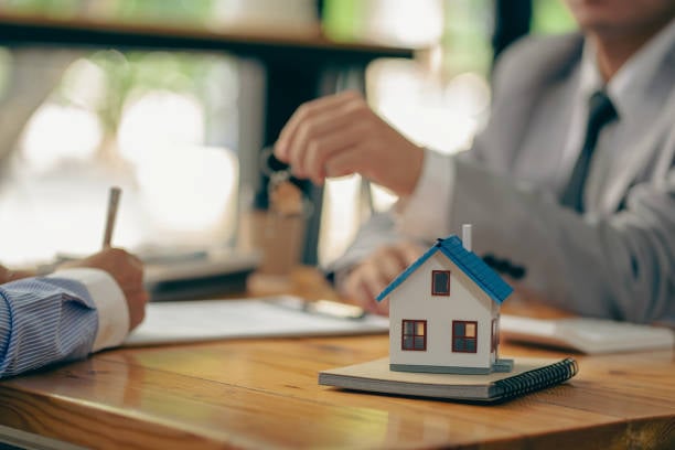 How Real Estate Professionals Help Simplify Market Research