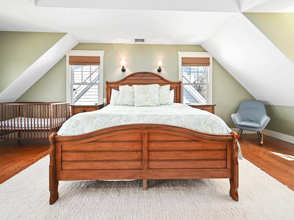 114 Hines Point