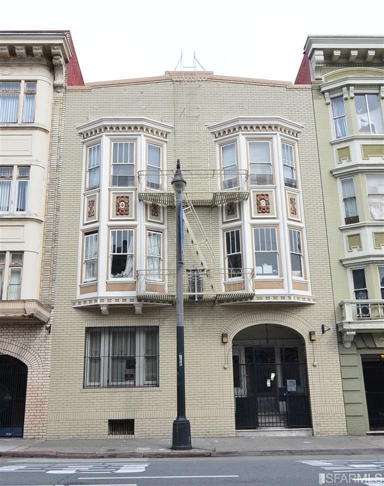 1080 Post St