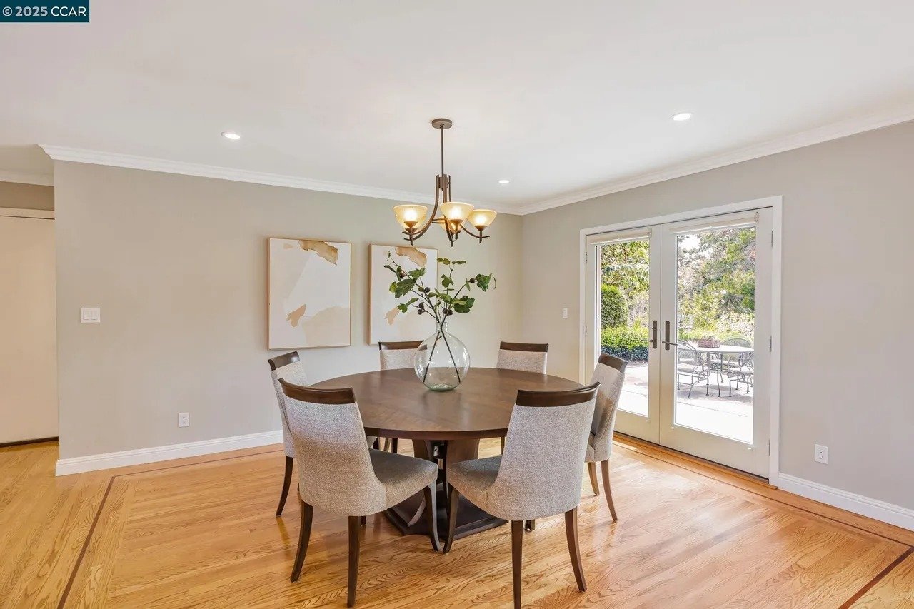 372 Birchwood Dr