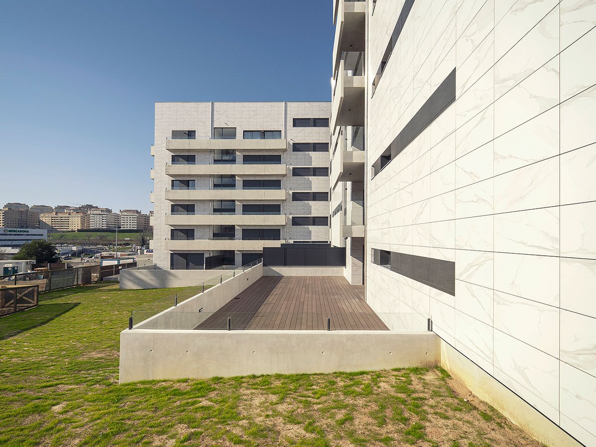 Modern 3-Bedroom Apartment with Balcony in Central Vila Nova de Gaia