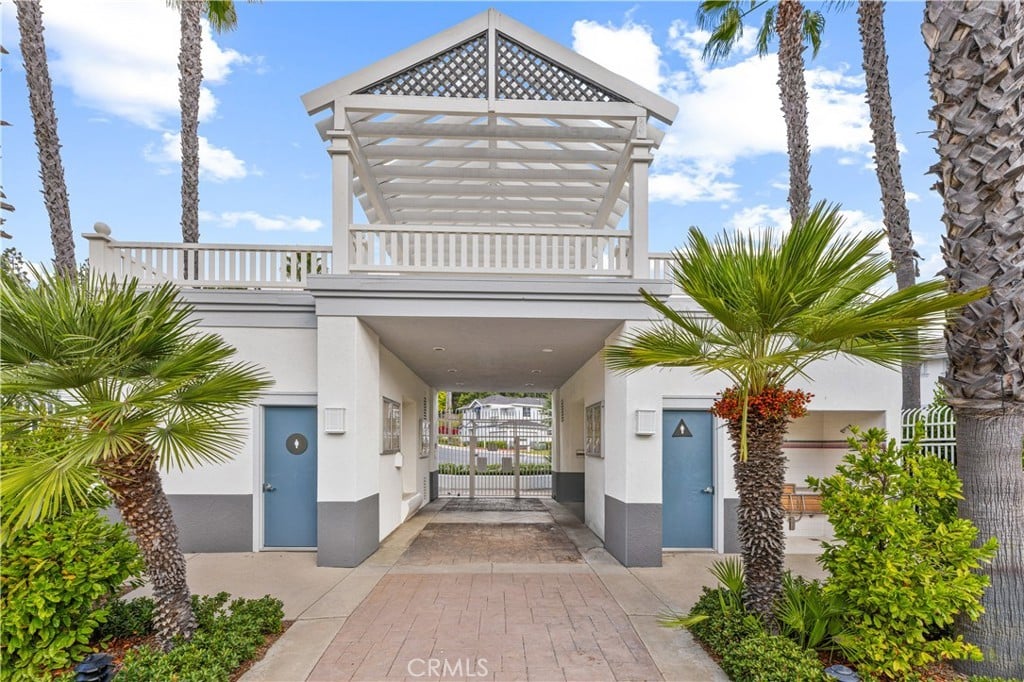 19 Breakers Ln
